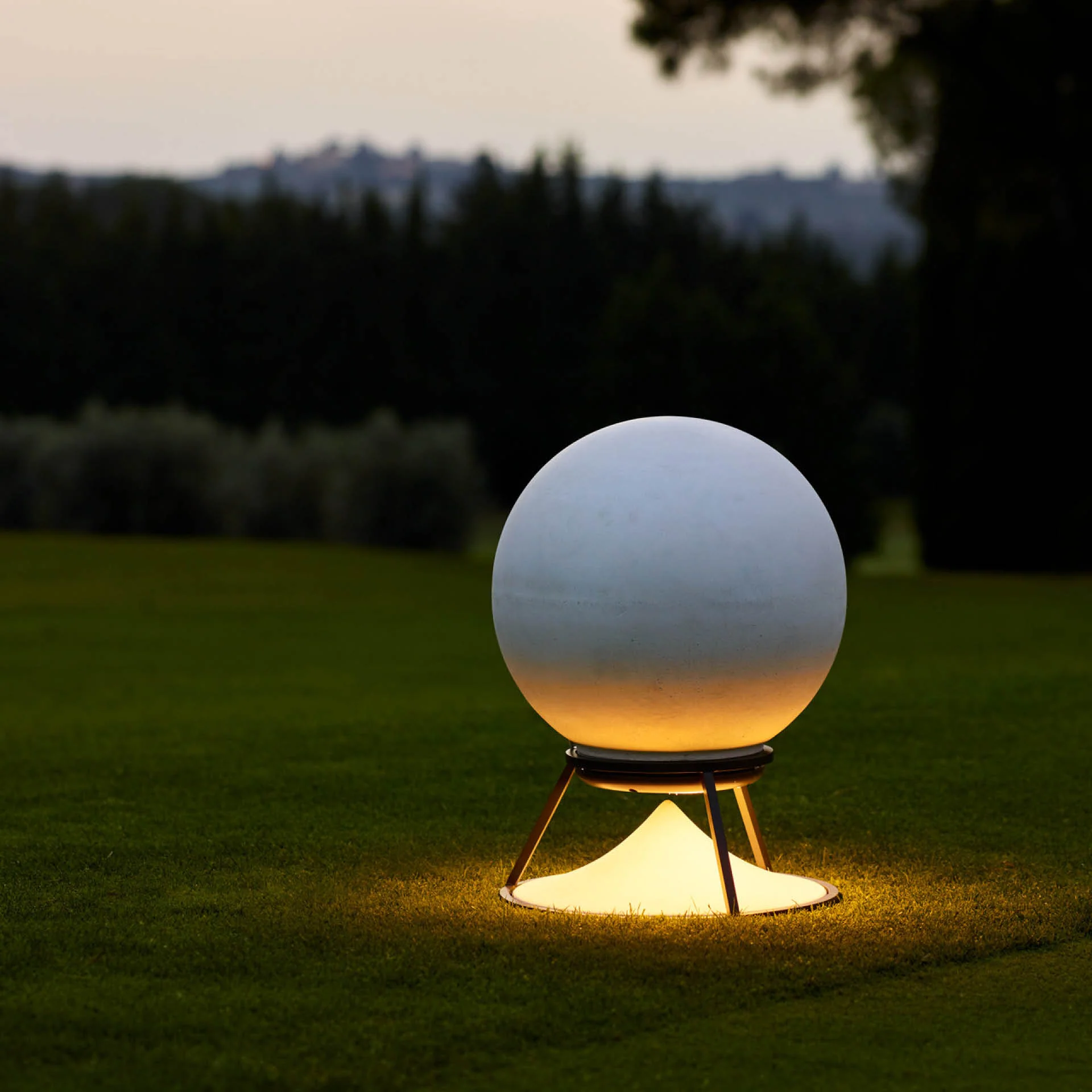 Play Hifi Toulouse SPHERE 360 CONCRETE - Architettura Sonora